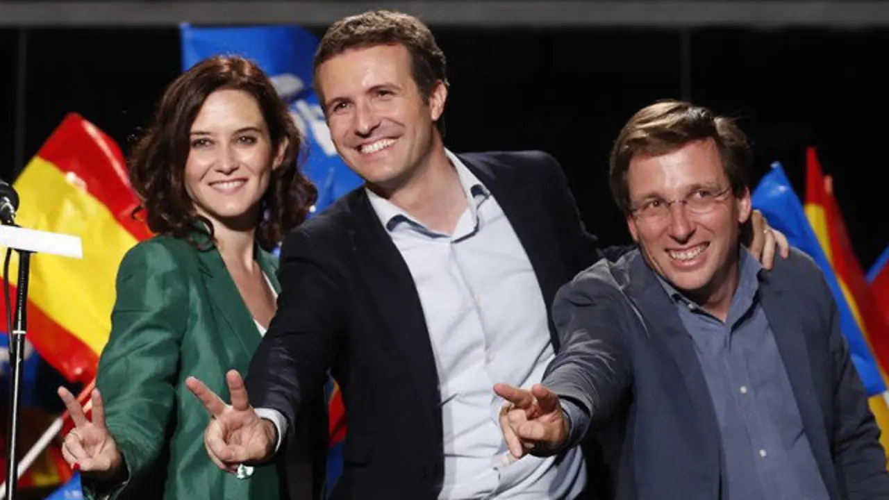 Isabel Díaz Ayuso, Pablo Casado y José Luis Martínez-Almeida. JAVIER LIZÓN (EFE)
