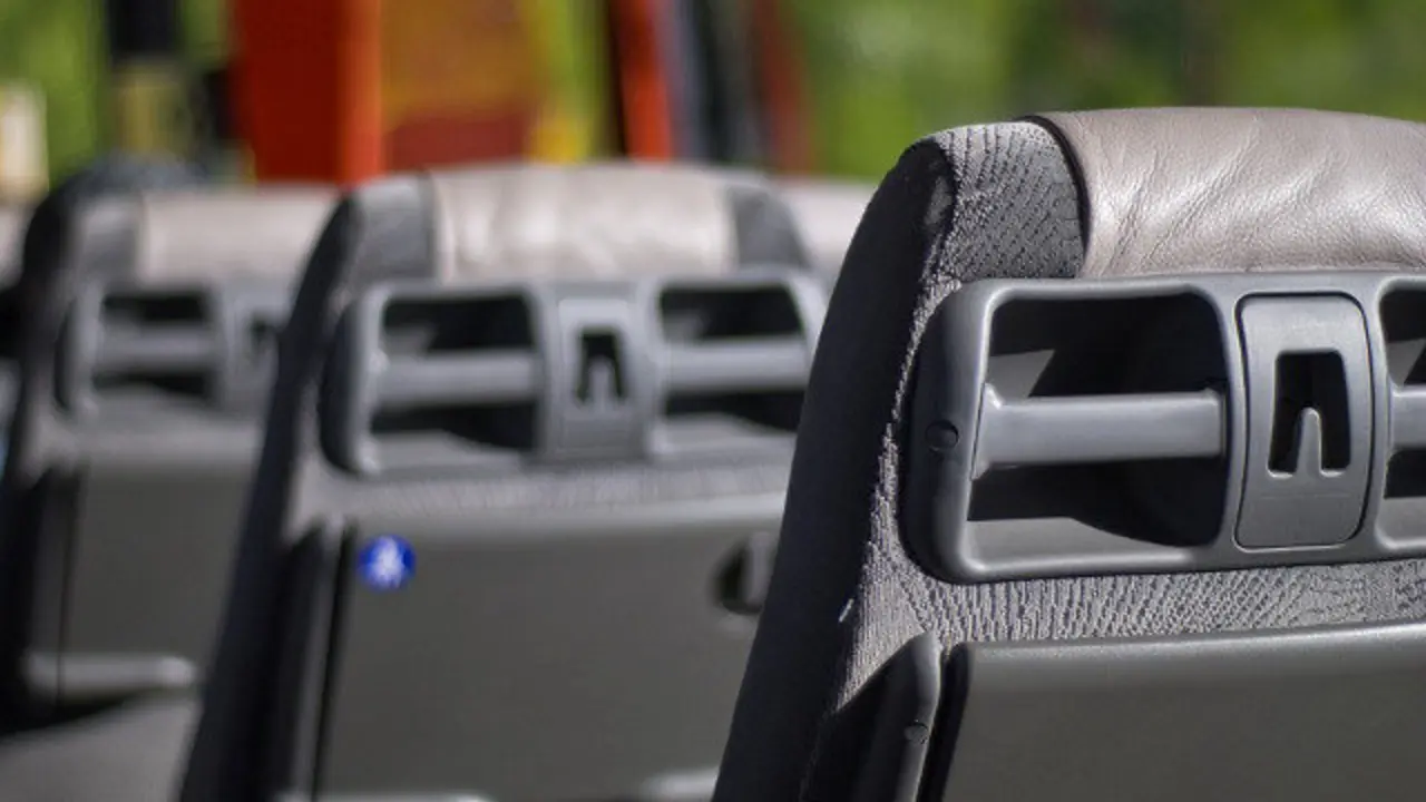 Los asientos de un autobús