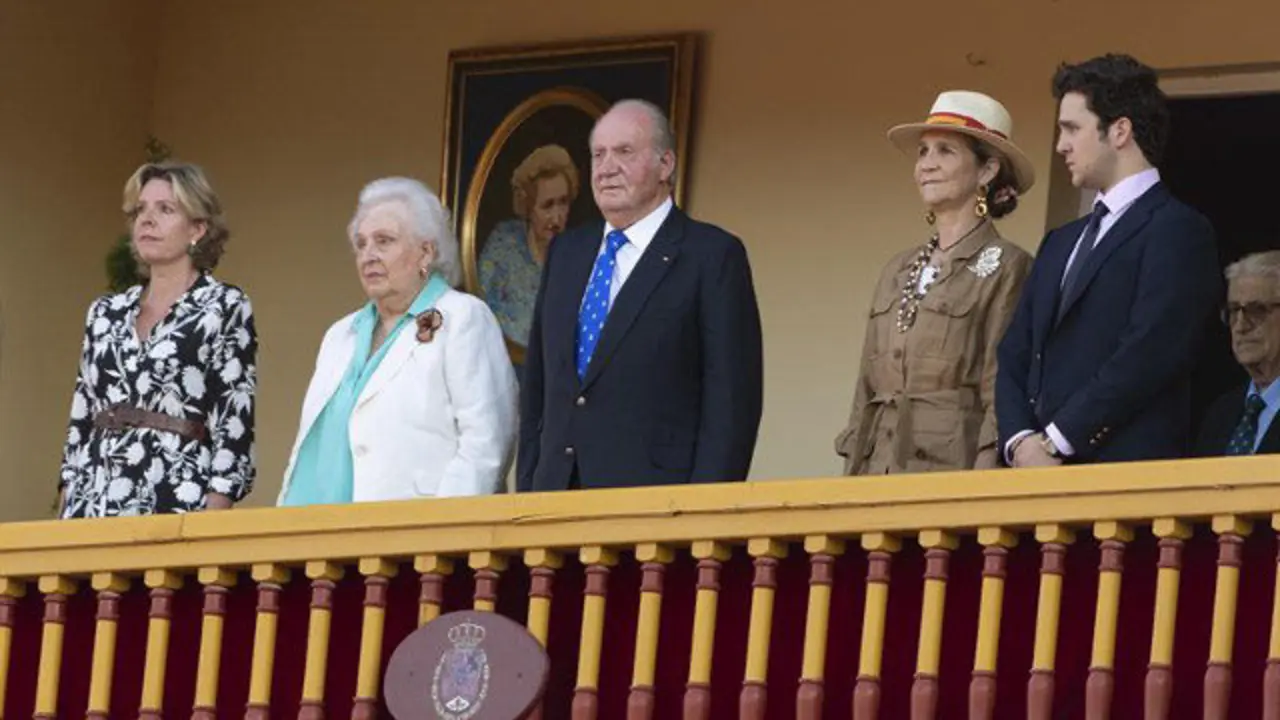 El rey Juan Carlos en la plaza de toros de Aranjuez. EFE