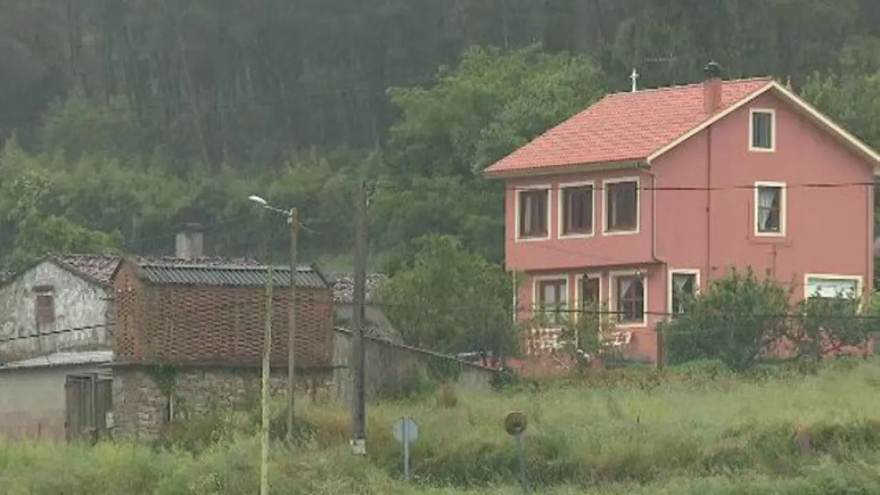 La casa de Cabana en la que se produjo la muerte violenta. CRTVG