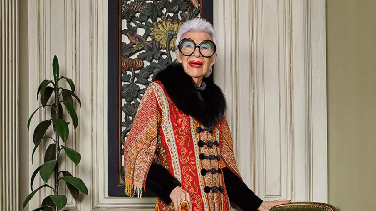 Iris Apfel, de 97 años, acaba de firmar un contrato con la agencia de Gigi Hadid