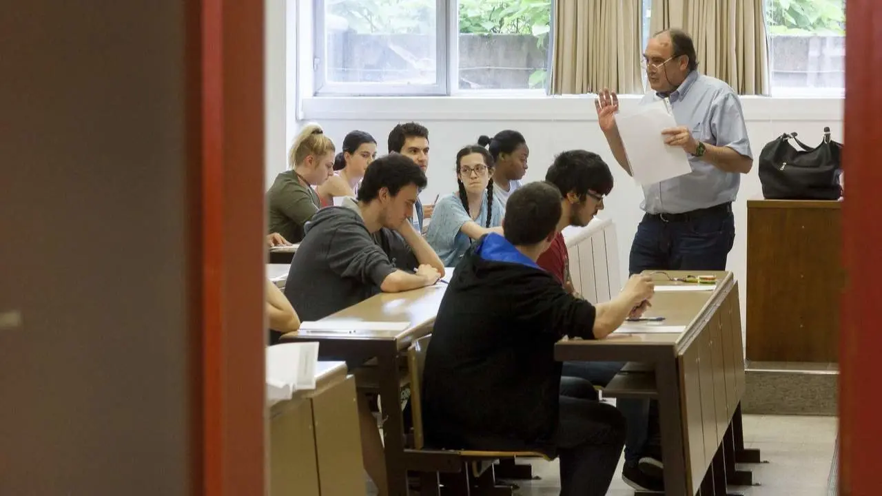 Alumnos durante una prueba de selectividad. VICTORIA RODRÍGUEZ