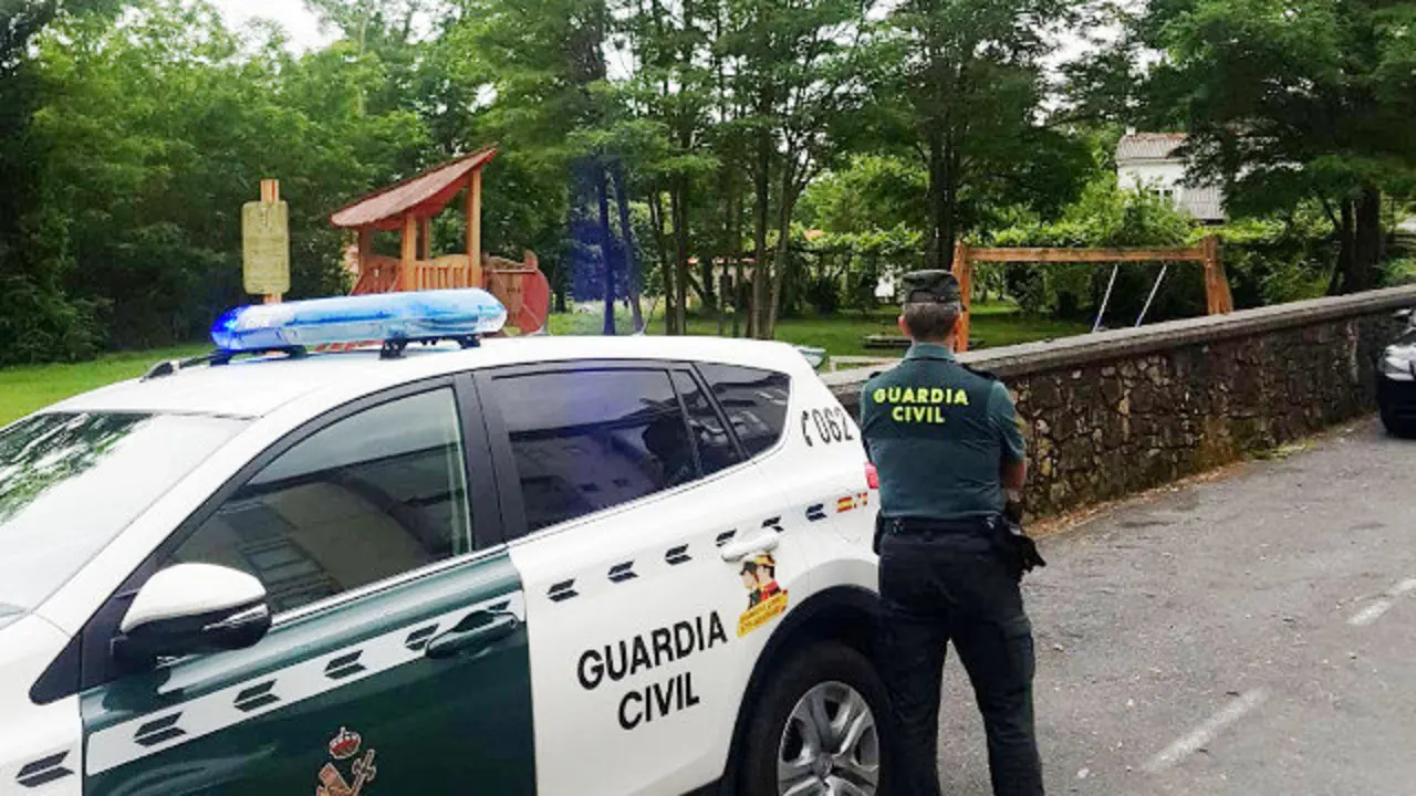 Un veciño de Brión foi denunciado por exhibicionismo en parques infantís. PIXABAY