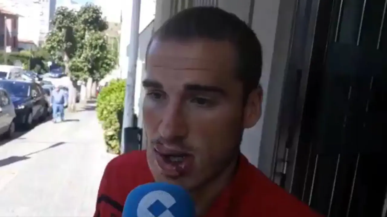 Álex Bergantiños hablo para los medios a su salida del hospital. COPE CORUÑA