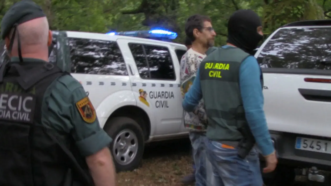 Registro en Fornelos de la vivienda de los líderes de Resistencia Galega. TVG