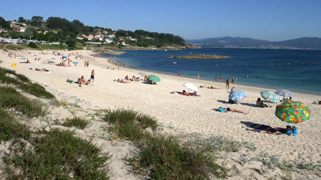 Playa de Liméns, en Cangas. ADP