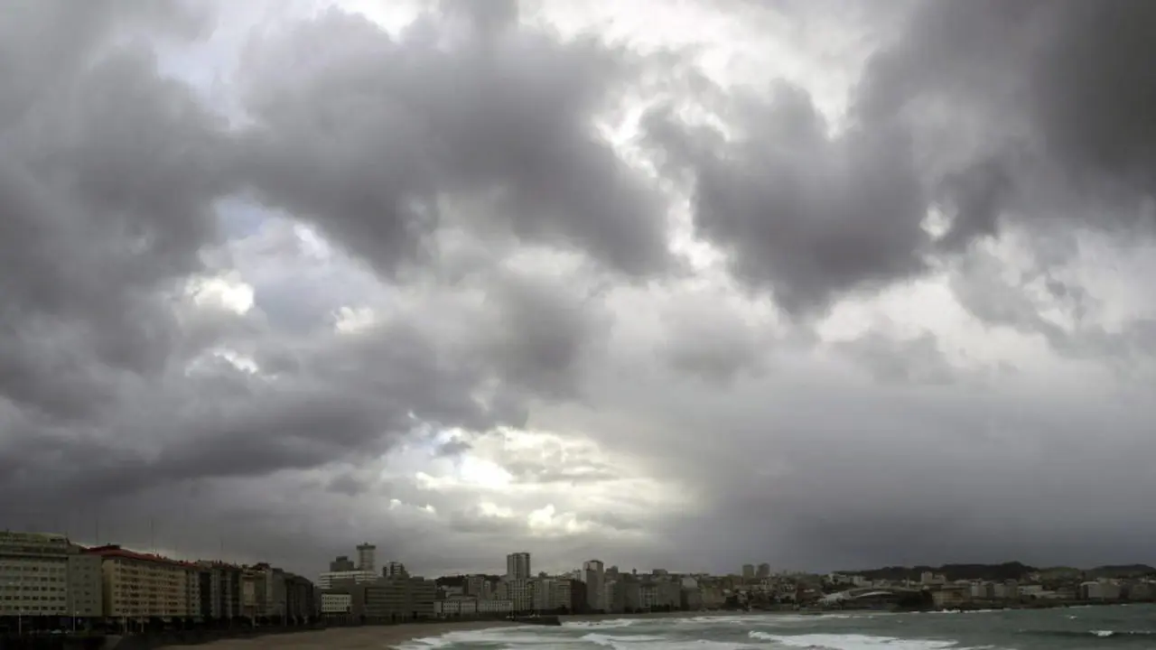 Cielo con amenaza de lluvia. EFE