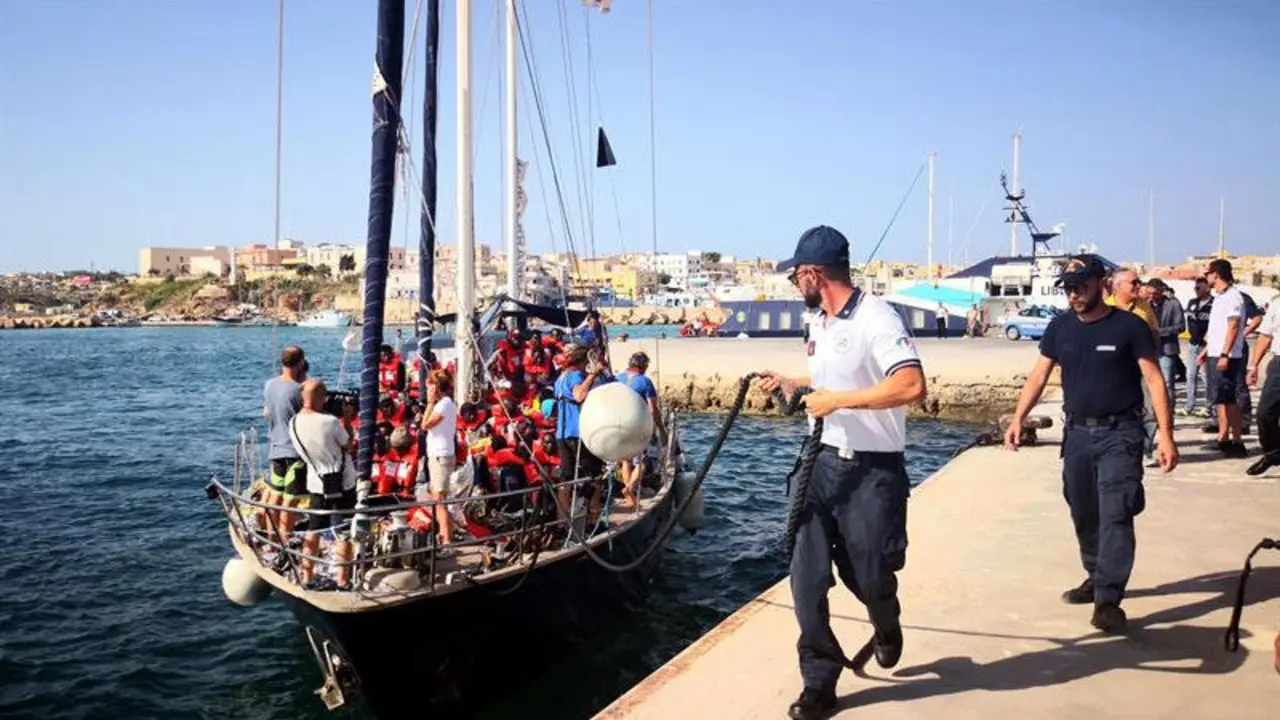 Barco Alex en Lampedusa. ELIO DESIDERIO, EFE