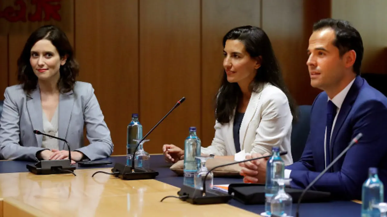 Ayuso, Monasterio y Aguado en la reunión de este martes.CHEMA MOYA (Efe)