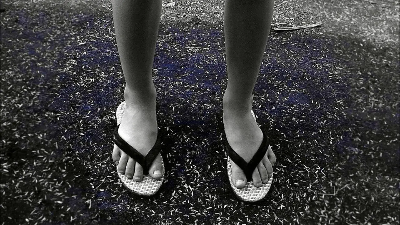 Los podólogos recomiendan no abusar de las chanclas. PIXABAY