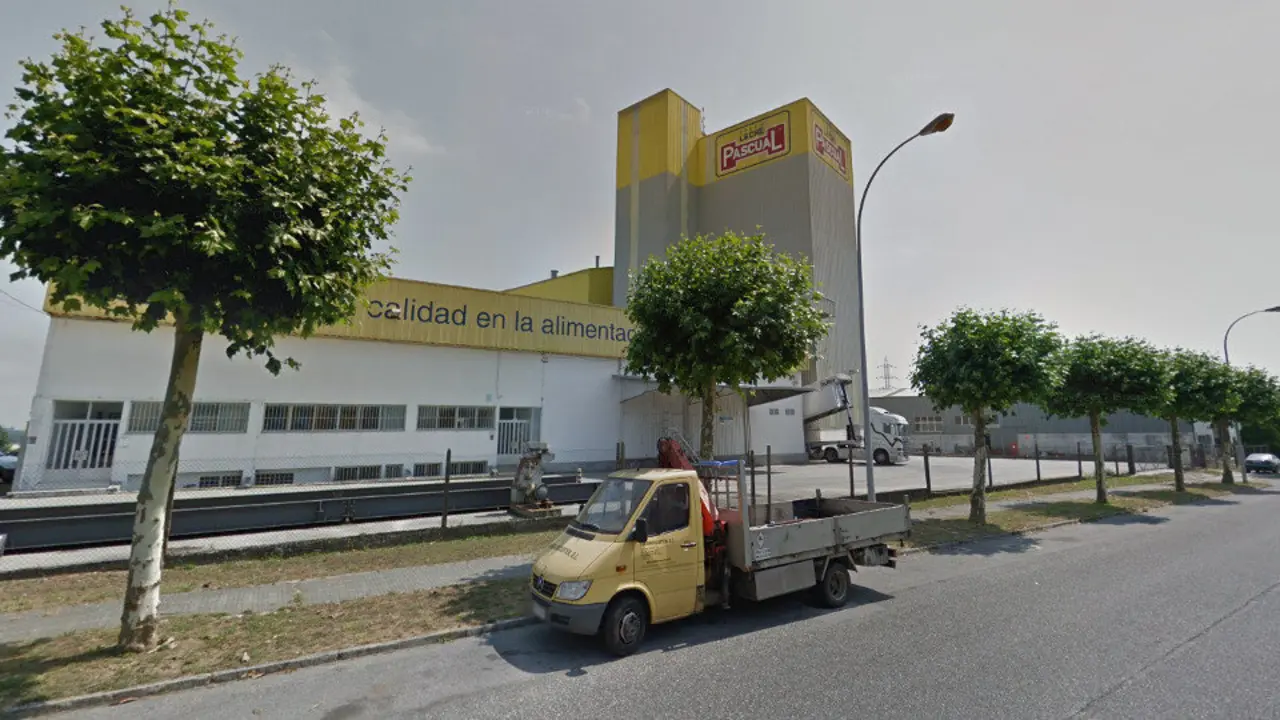 Sede de Leche Pascual en el polígono de O Ceao. GSV