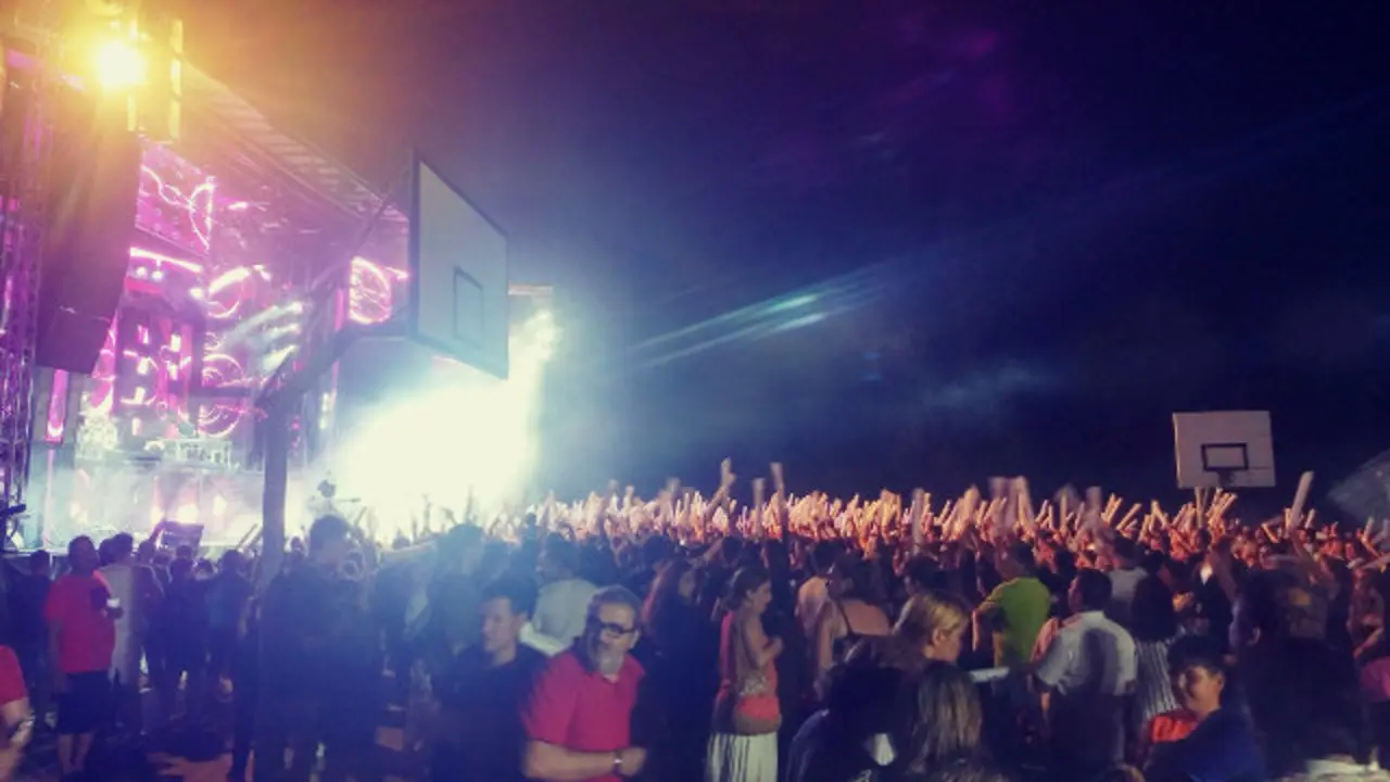 Un momento de la actuación en Santa Marta de Tormes.TWITTER