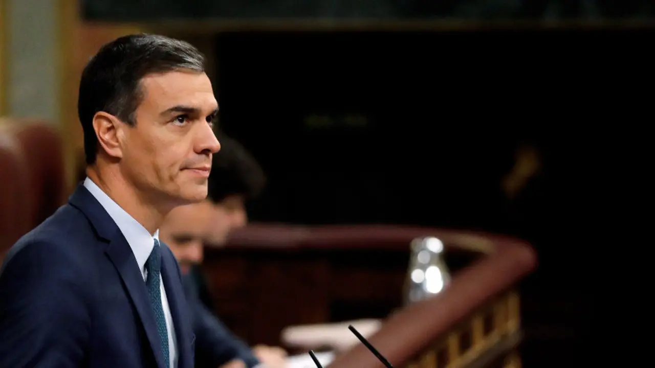 El candidato socialista, Pedro Sánchez, en el estrado del Congreso. BALLESTEROS (EFE)