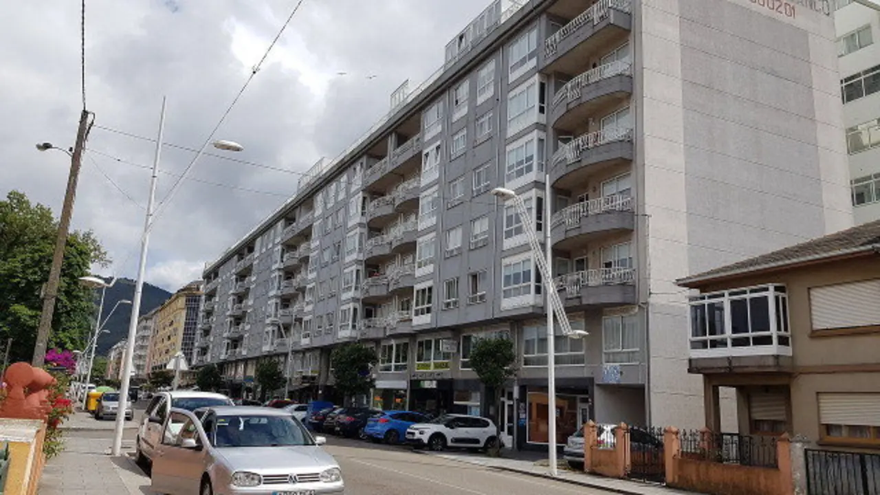 Edificio de Granxas donde resid&iacute;a el finado. ANT&Iacute;A