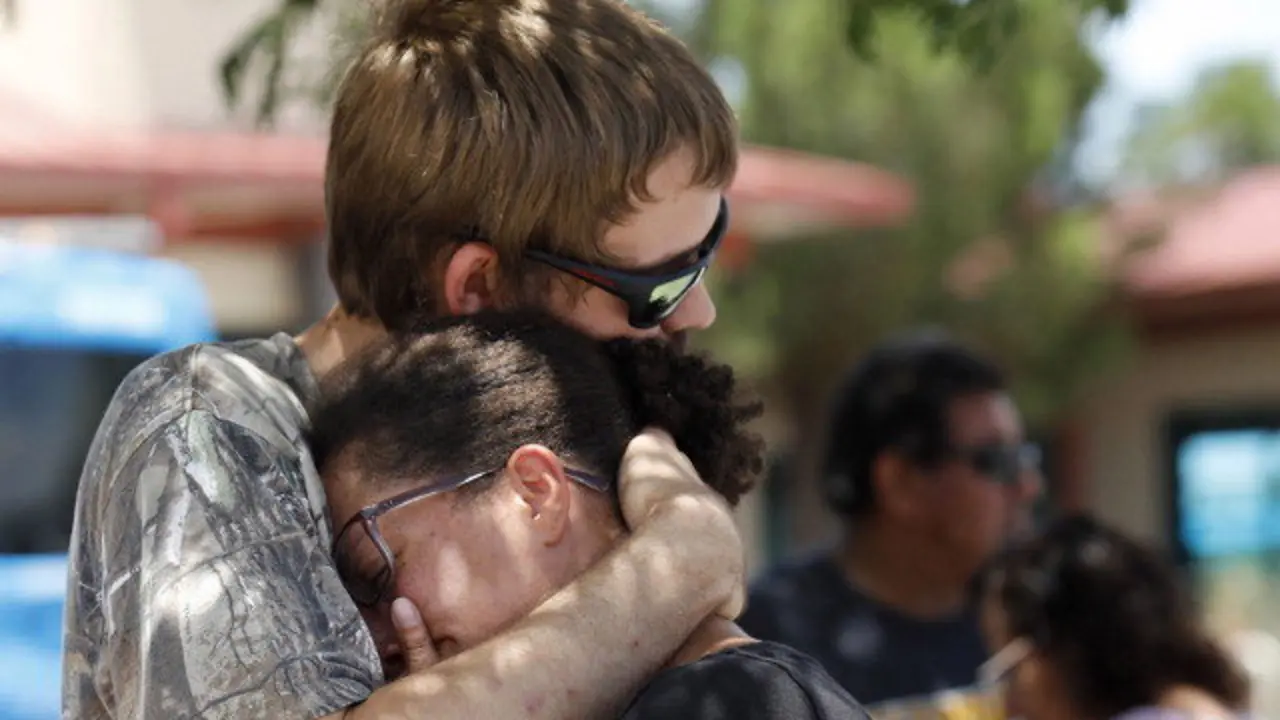 Dos testigos del tiroteo en El Paso. EFE