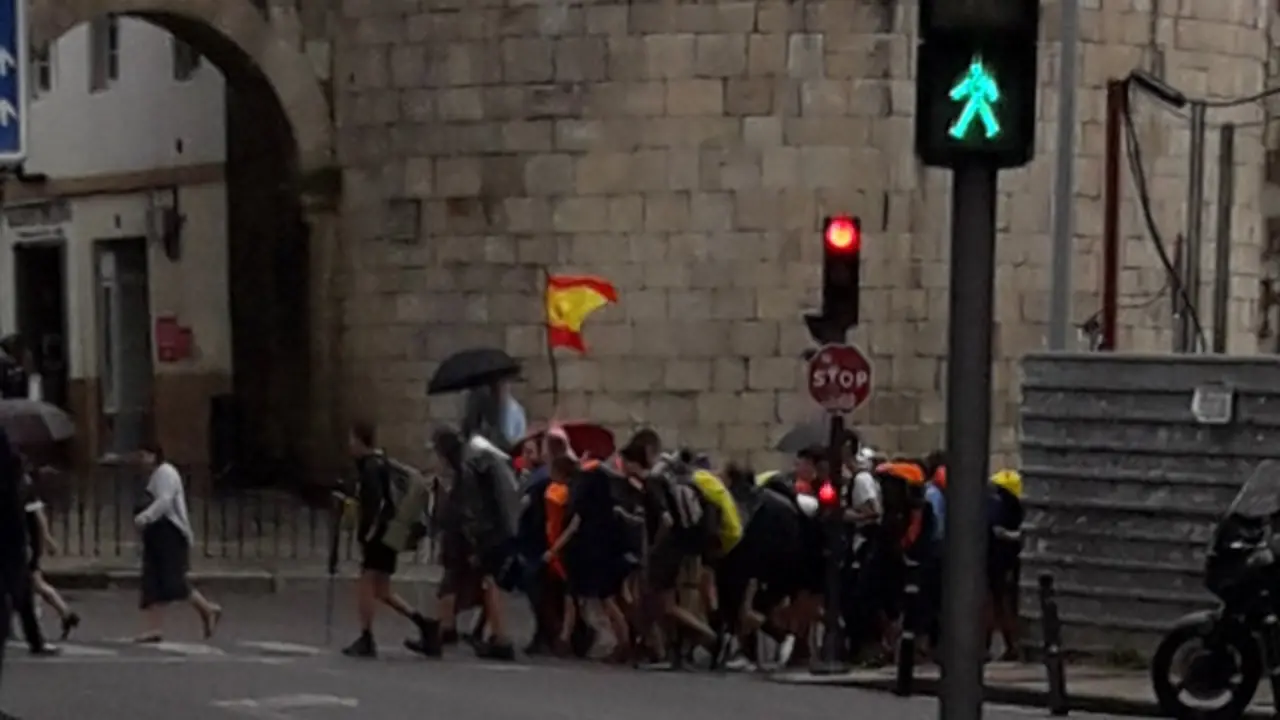 Un grupo de peregrinos en Lugo. P.N