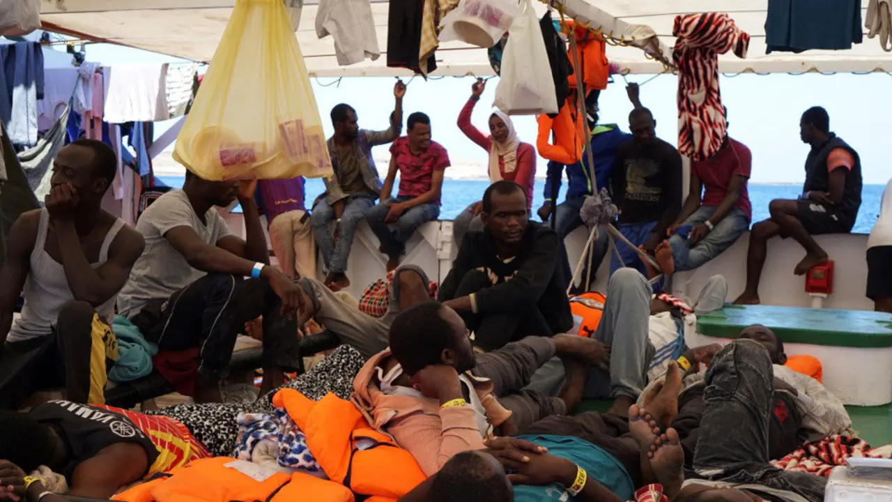 Algunas de las personas a bordo del Open Arms. FRANCISCO GENTICO