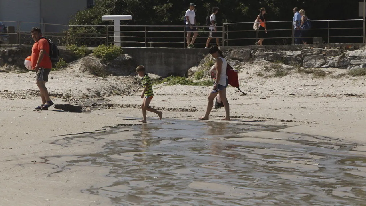 Una zona de vertidos, en Arealonga. JOSÉ Mª ÁLVEZ