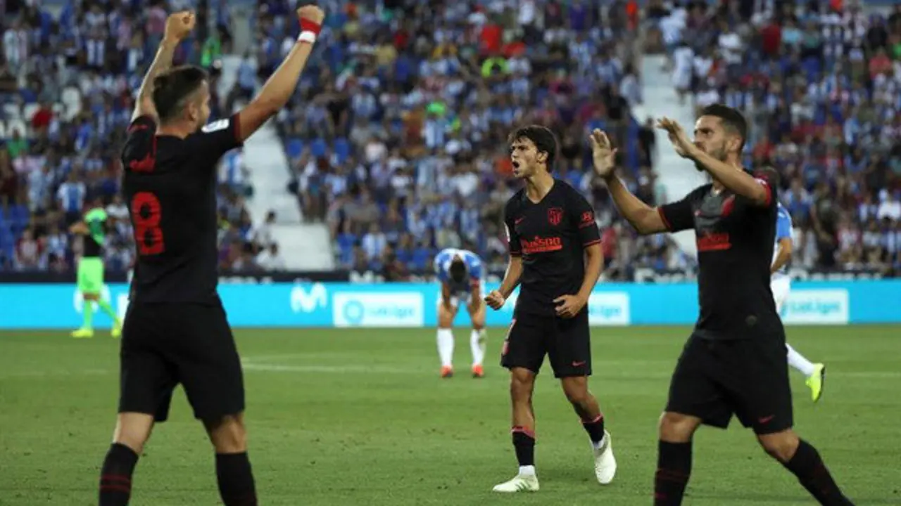 Los jugadores del Atlético celebran el gol. EFE