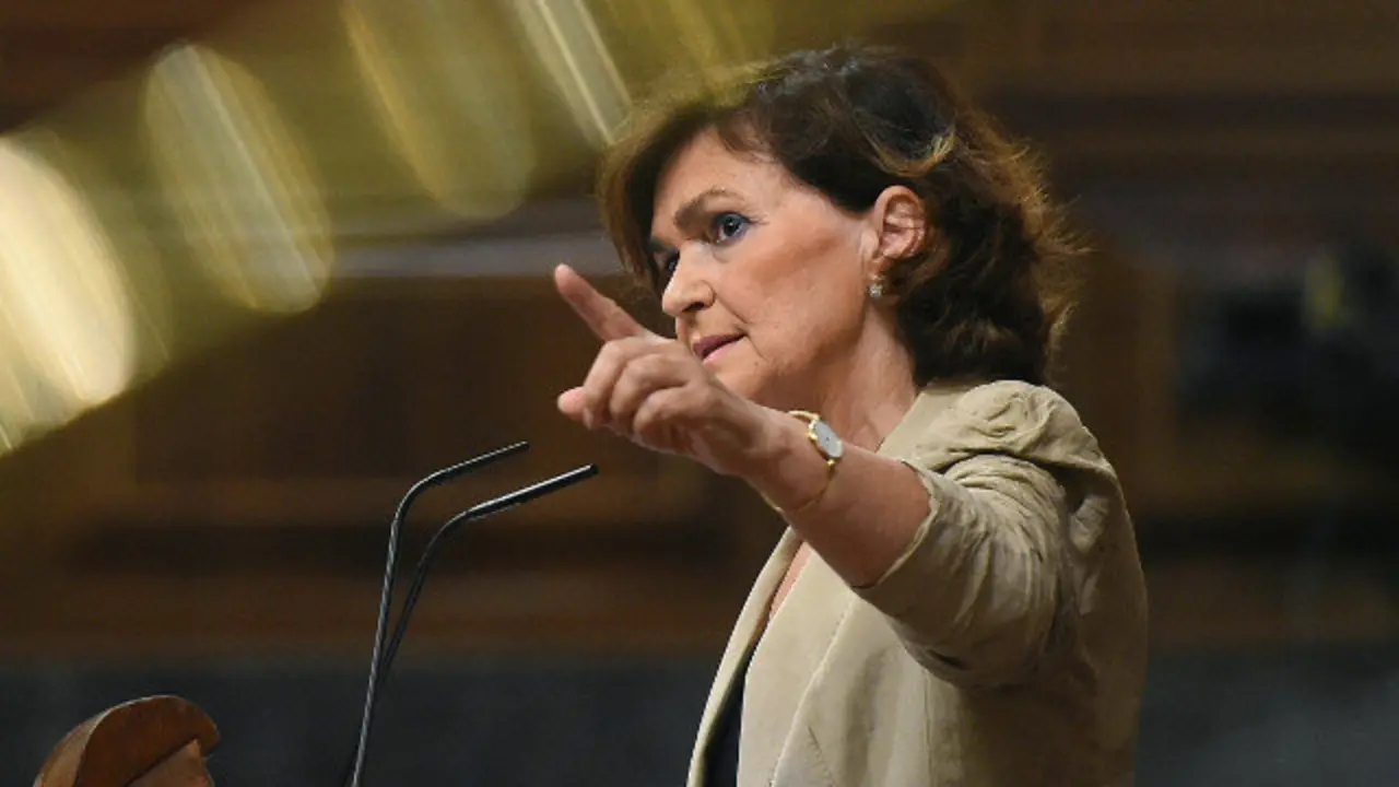 A vicepresidenta en funcións, Carmen Calvo, durante a súa comparecencia ante o Pleno do Congreso para explicar a a crise do Open Arms. FERNANDO VILLAR (EFE)