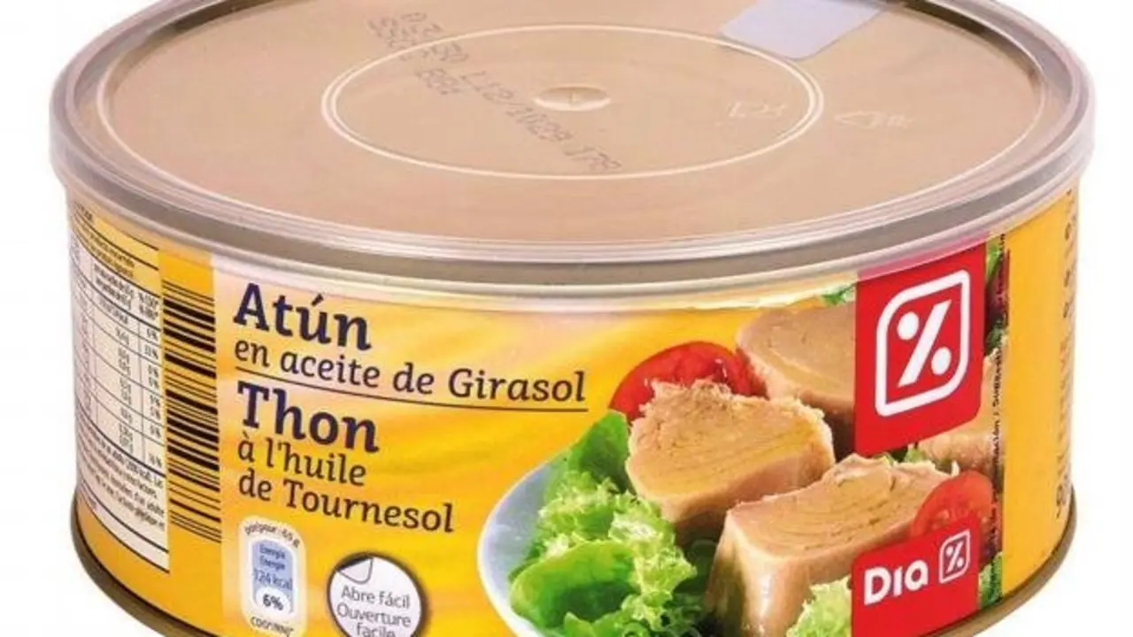 Lata de atún de marca DIA, onde se detectou a afección. EFE