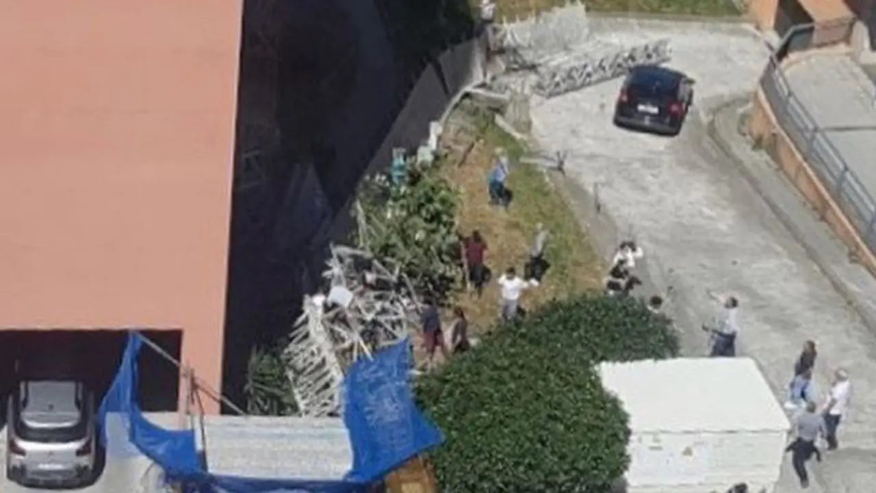 El andamio que se vino abajo en A Coruña. INSTAGRAM (@NOVOMESOIRO)