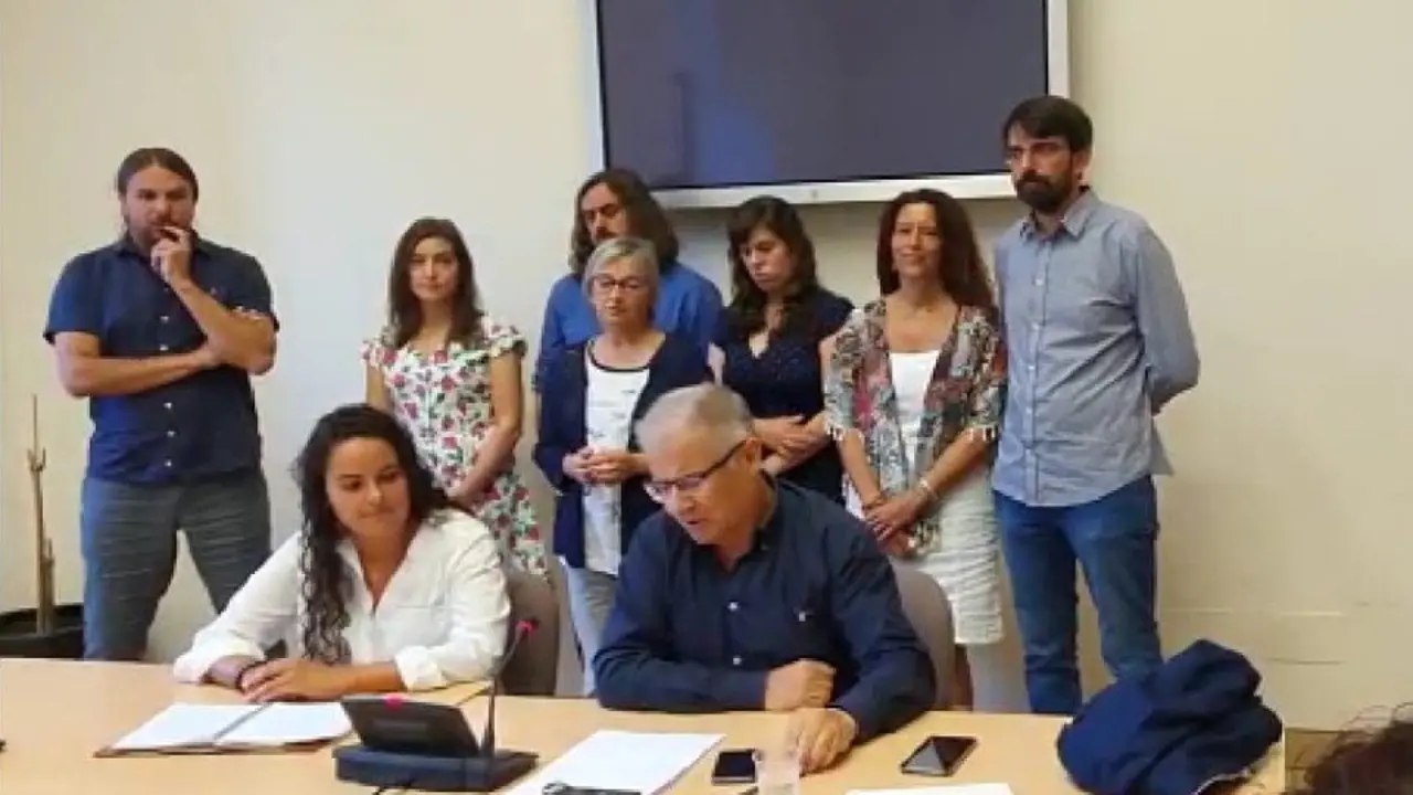 Un momento da presentación do Grupo Común da Esquerda. PEPE FERRÍN