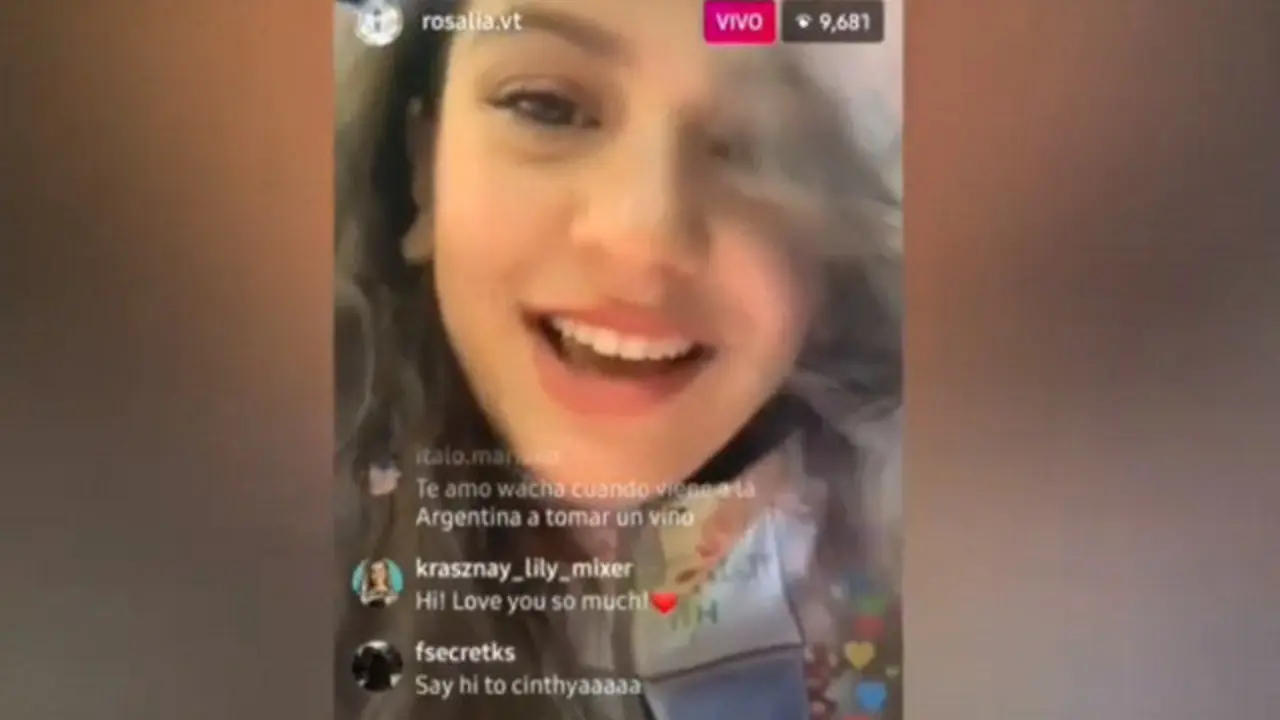 Rosalía nun directo de Instagram. EFE