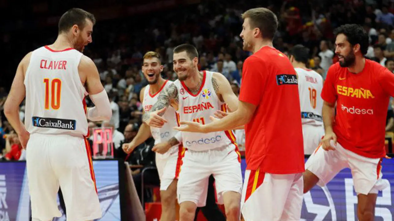 Os xogadores españois celebran a vitoria. EFE