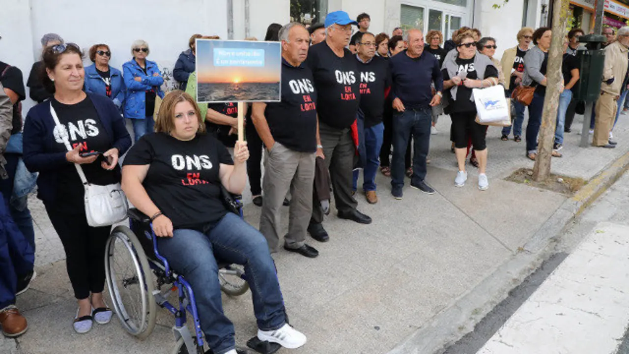Protesta dos veciños de Ons. PEPE FERRÍN (AGN)