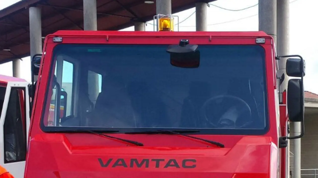 Cabina de un camión motobomba. AEP