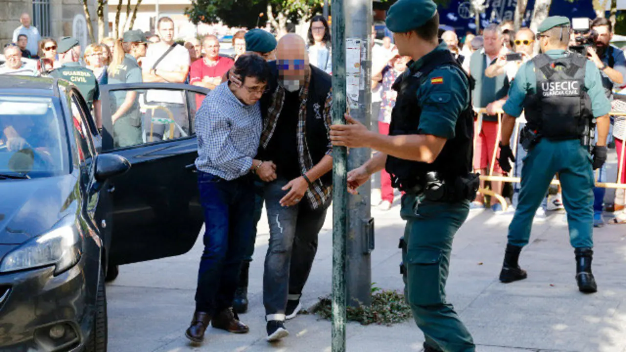 José Luís Abet, á súa chegada aos xulgados. GONZALO GARCÍA