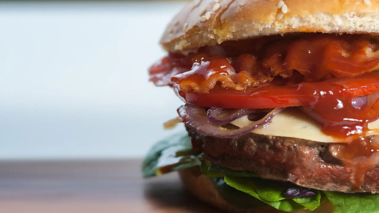 El niño ingirió la hamburguesa cuando tenía tan solo 23 meses de edad. PIXABAY