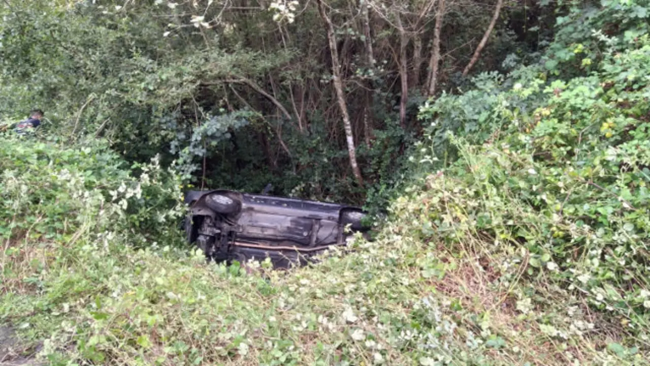 Vehículo del fallecido en San Martiño, en Foz. EP