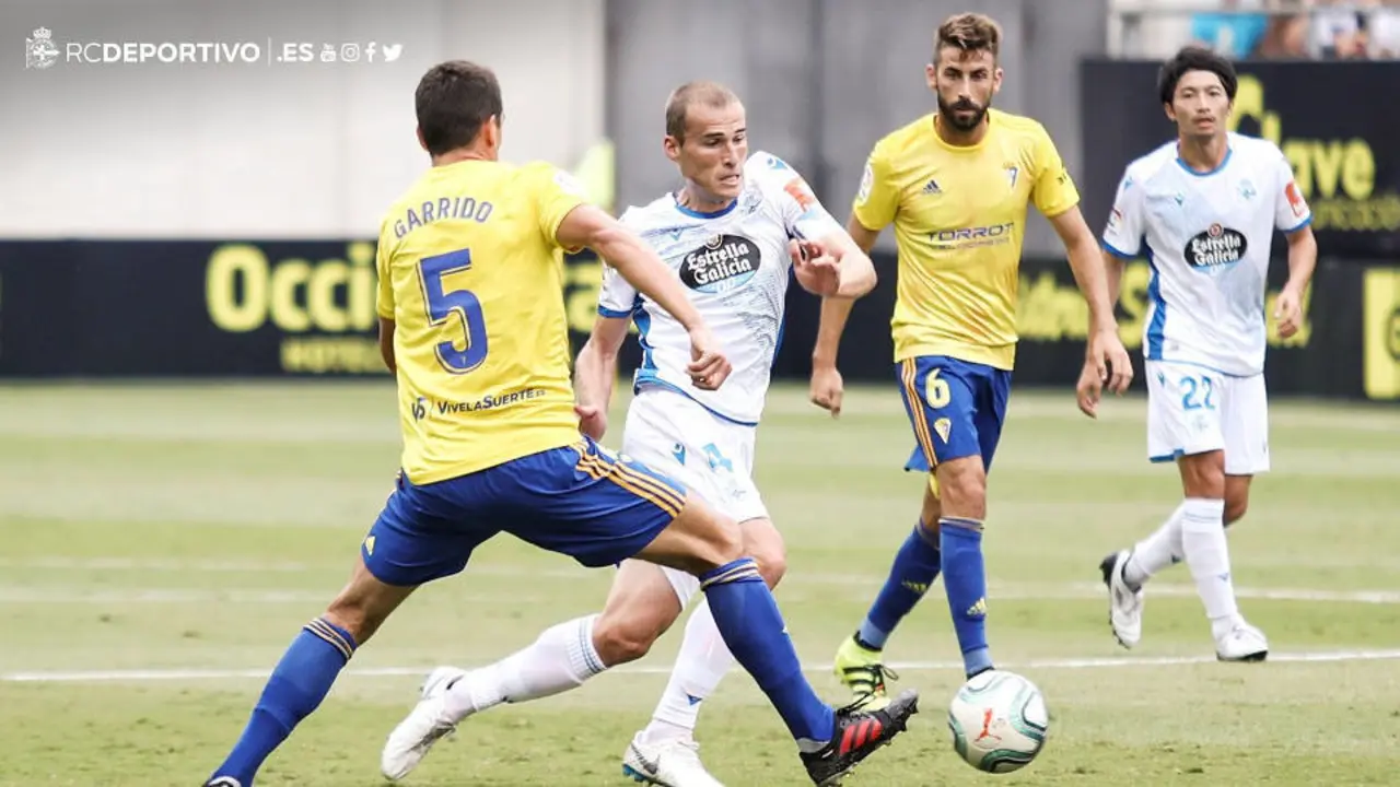 Lance del partido entre el Cádiz y el Deportivo. TWITTER