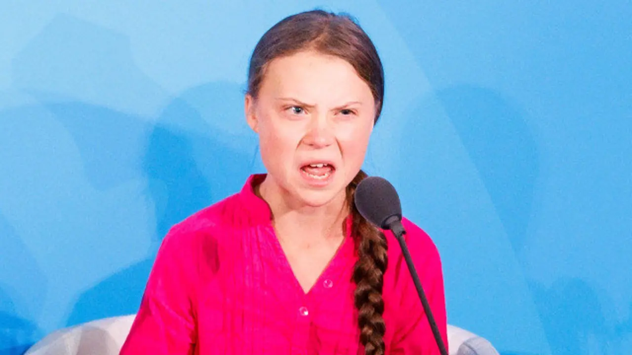 Greta Thunberg, durante o seu discurso. JUSTIN LANE (EFE)