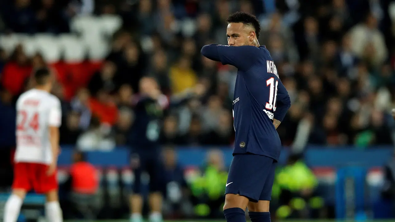 Neymar, durante un partido desta tempada co PSG. YOAN VALAT (EFE/EPA)