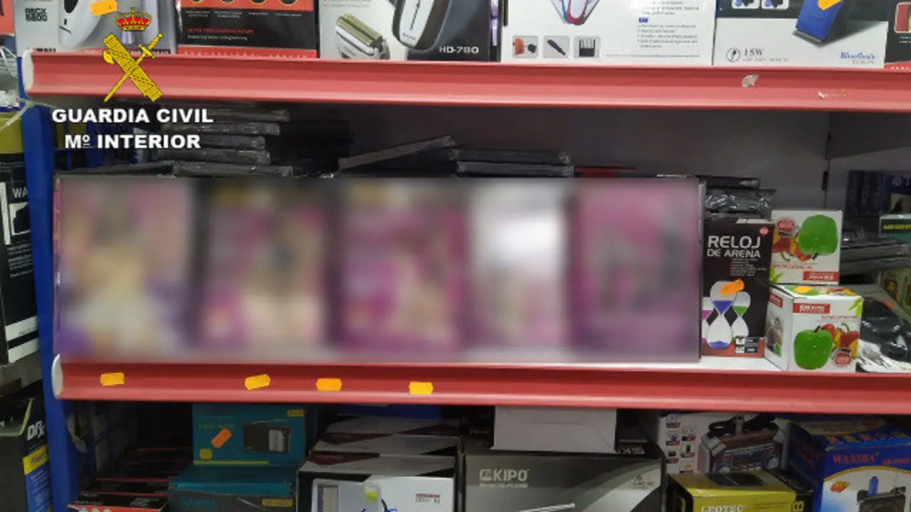 Material pornográfico intervenido. GUARDIA CIVIL