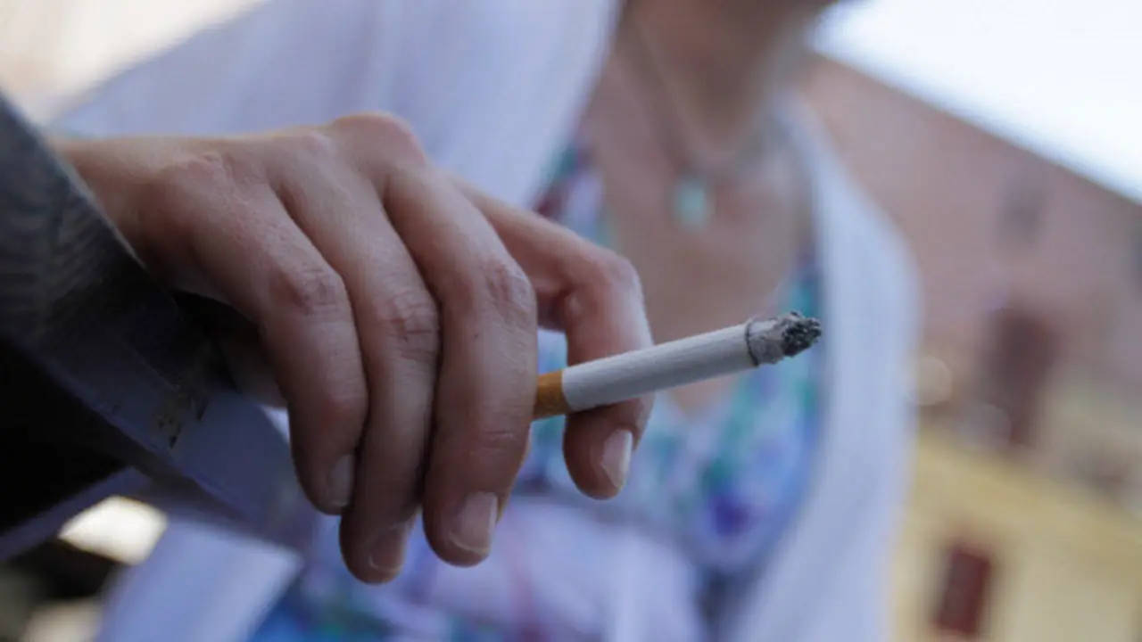 Unha fumadora. GONZALO GARCÍA