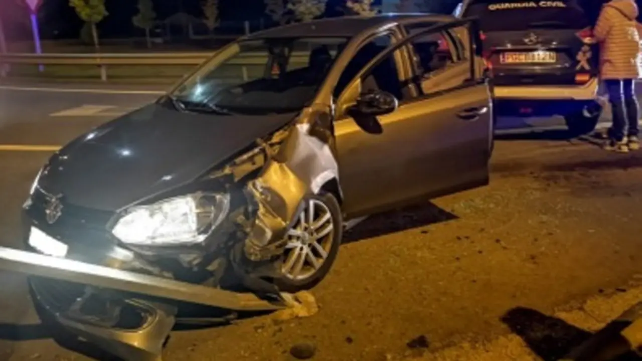 Vehículo del conductor fugado en A Gudiña. GUARDIA CIVIL