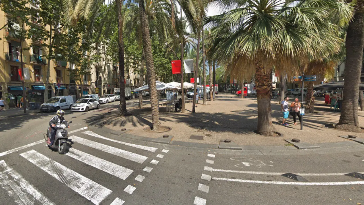 El suceso se produjo en una calle cercana a la Rambla del Raval. GSV