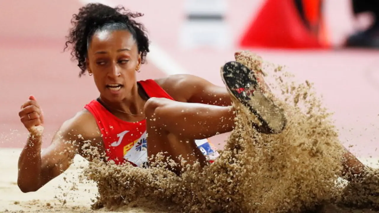 Ana Peleteiro, nun dos seus saltos. VALDRIN XHEMAJ (Efe)