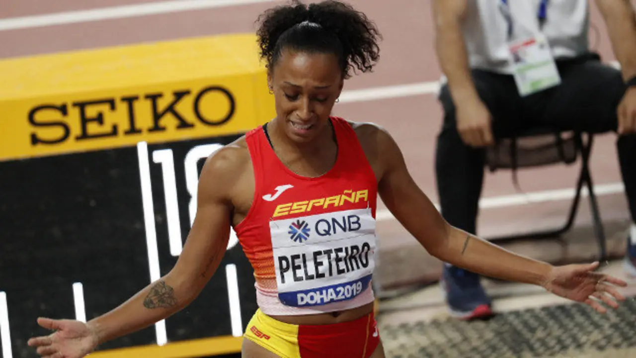 Ana Peleteiro en la final de triple salto del mundial de Doha. LAVANDEIRA JR (EFE)