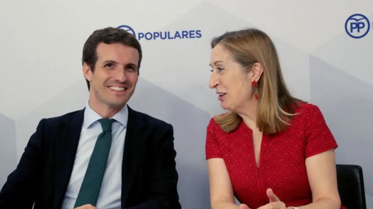 Pablo Casado y Ana Pastor. EFE