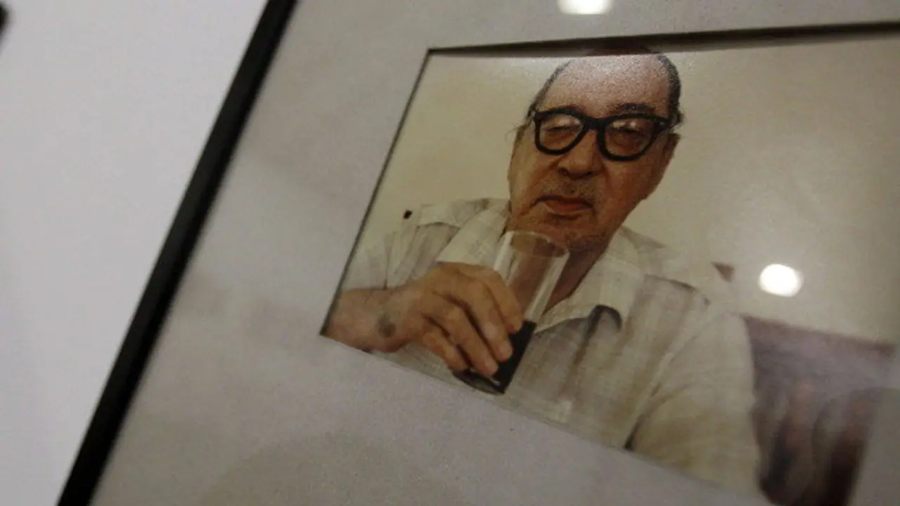 Una de las fotografías de la exposición &#39;Reencuentro con Onetti: Veinte años después&#39;. EFE