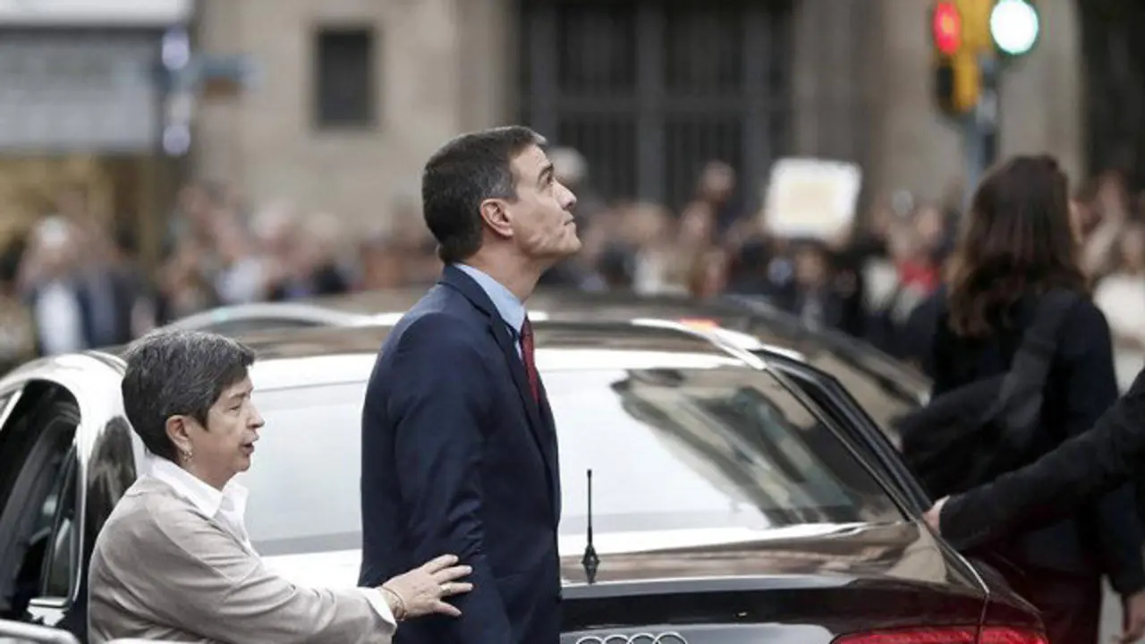 Sánchez visita la Jefatura de Policía de Barcelona. JESÚS DIGES