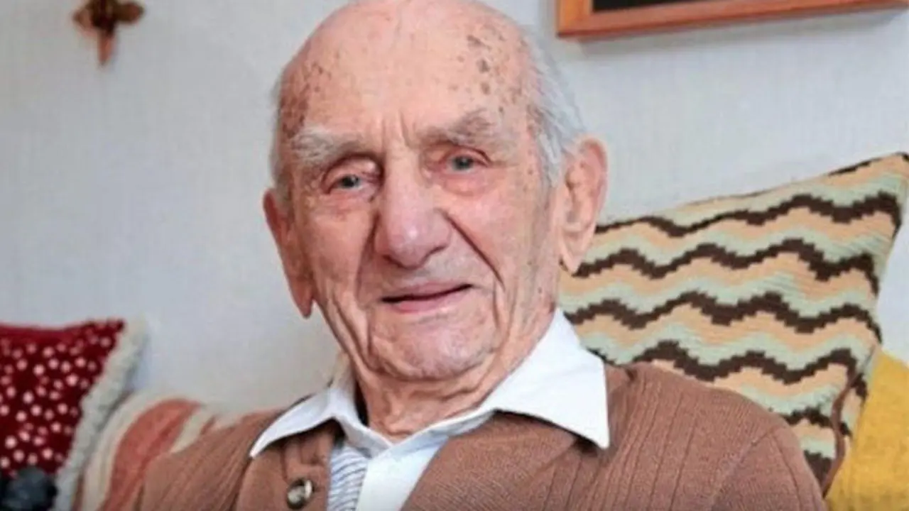 Gustav Gerneth. TWITTER