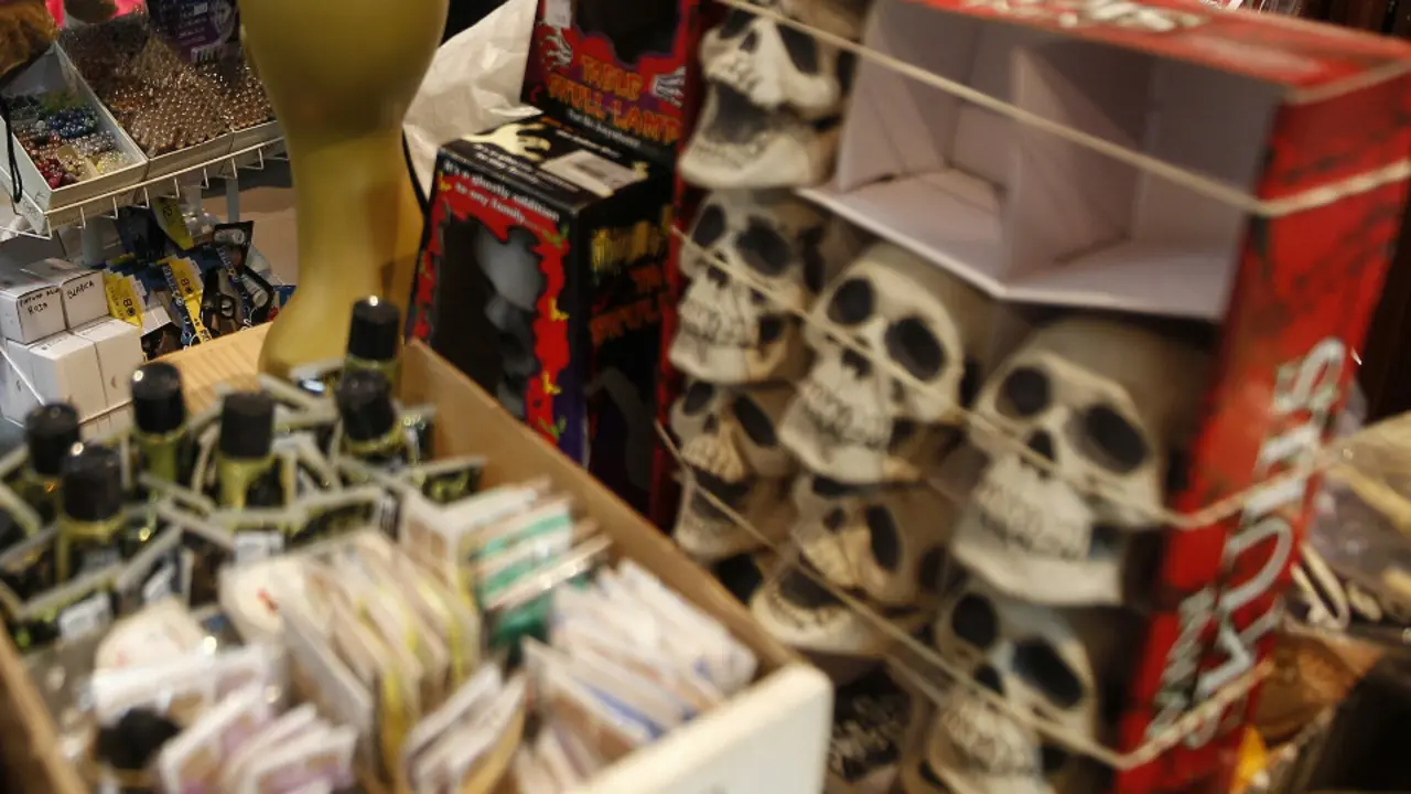 Tienda con artículos de Halloween