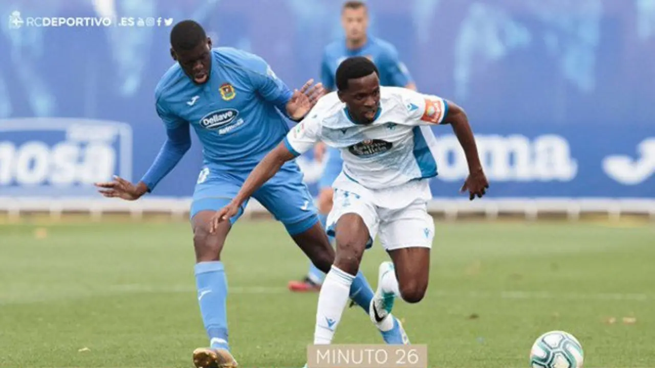 Un momento del Fuenlabrada - Dépor. @RCDeportivo