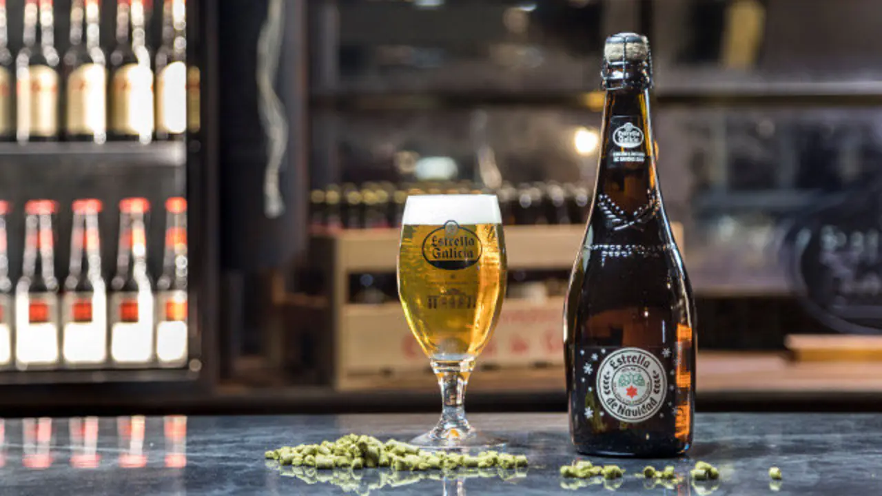 Deseño da nova botella de Estrella de Navidad. ESTRELLA GALICIA